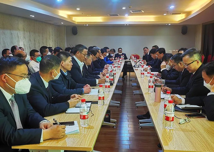 龙8头号玩家(国际)官方网站（煤化）集团召开2023年春节期间安全生产电煤保供信访维稳专题会