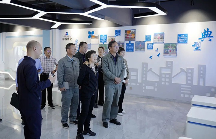 【聚焦龙8头号玩家(国际)官方网站】云南省财贸工会主席岳琼英到曲煤焦化公司调研
