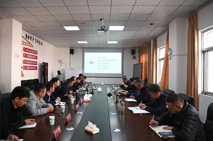 【聚焦龙8头号玩家(国际)官方网站】龙8头号玩家(国际)官方网站（煤化）集团专职外部董事寸延峰到陆东煤矿公司调研指导工作