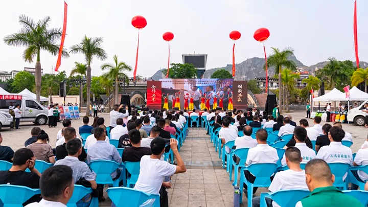 【聚焦龙8头号玩家(国际)官方网站】云南解化与文山供销携手合作 竖起企地合作新标杆